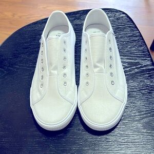 Hurley Women's Chloe Slip On Fashion Sneaker Shoes -White.